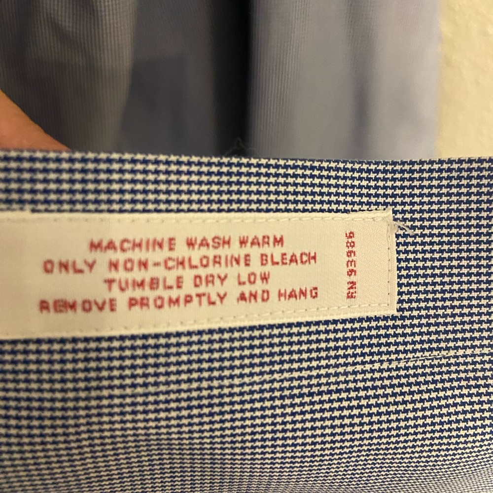Brooks Brothers dress shirt that is ready to impress anywhere you go right away. - Picture 2 of 7